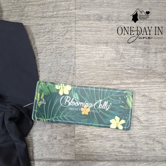 Blooming Jelly V Neck One Piece Swimsdress Swimsuit Size M - Picture 3 of 6